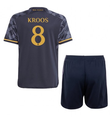 Maillot de foot Real Madrid Toni Kroos #8 Extérieur enfant 2023-24 Manches Courte (+ pantalon court)